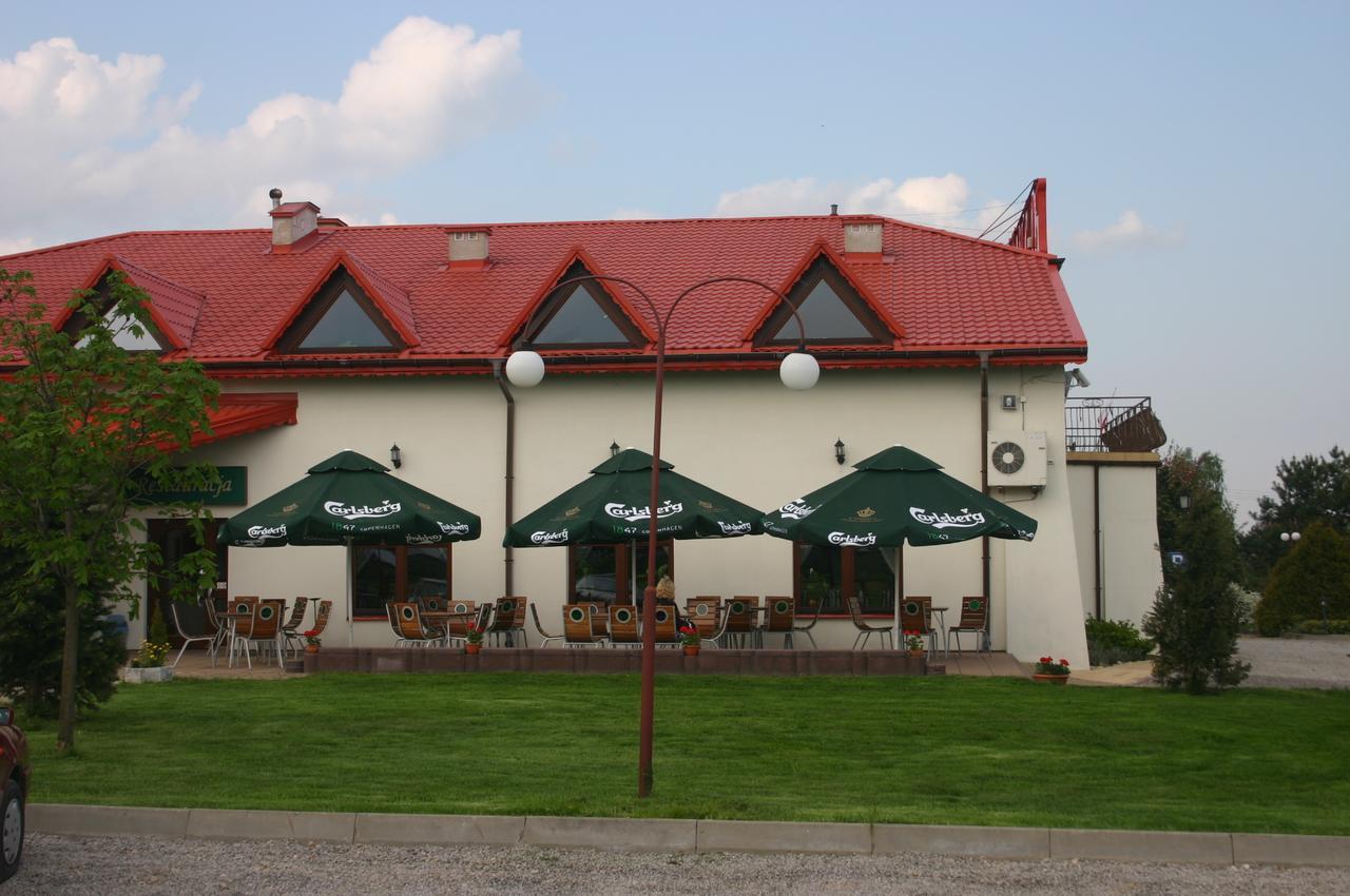 Zajazd "Marta" Hotel Krasnik Exterior photo